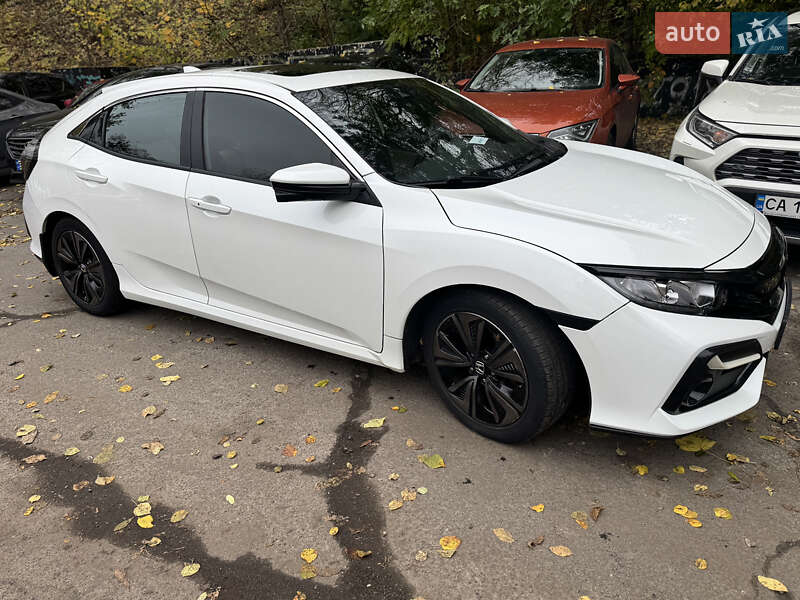 Хэтчбек Honda Civic 2017 в Киеве фото 27 Хэтчбек Honda Civic 2017 в Киеве