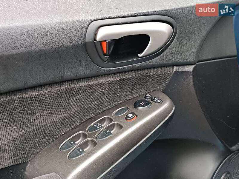 Седан Honda Civic 2007 в Львові