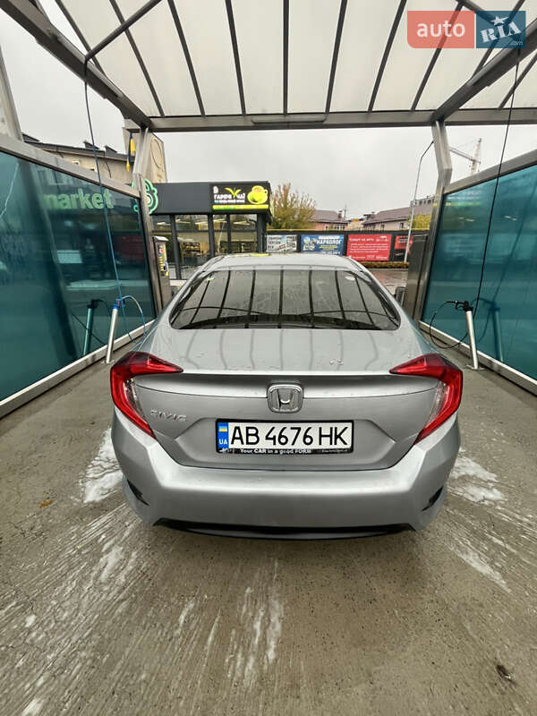 Седан Honda Civic 2018 в Киеве фото 6 Седан Honda Civic 2018 в Киеве