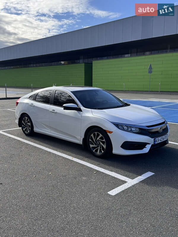Седан Honda Civic 2017 в Киеве фото 10 Седан Honda Civic 2017 в Киеве