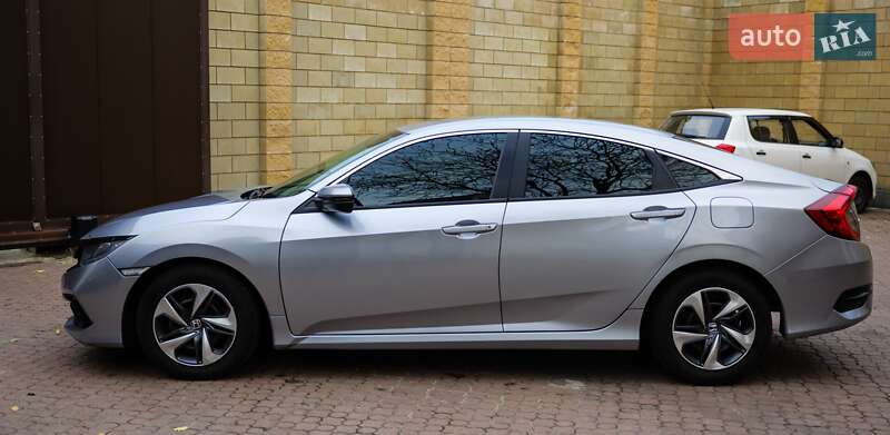 Седан Honda Civic 2020 в Киеве фото 10 Седан Honda Civic 2020 в Киеве