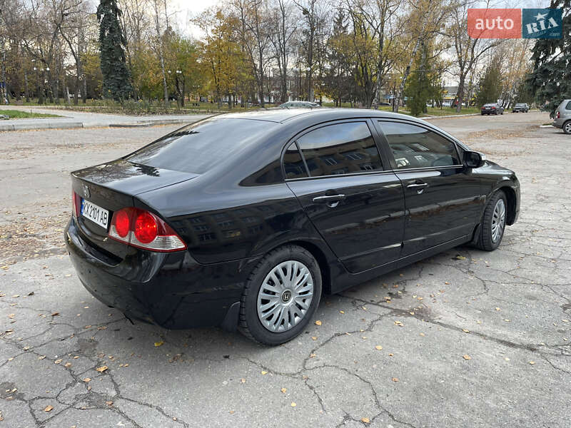 Седан Honda Civic 2006 в Чутовому