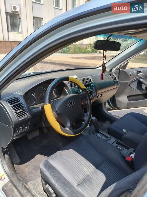 Седан Honda Civic 2004 в Царичанке
