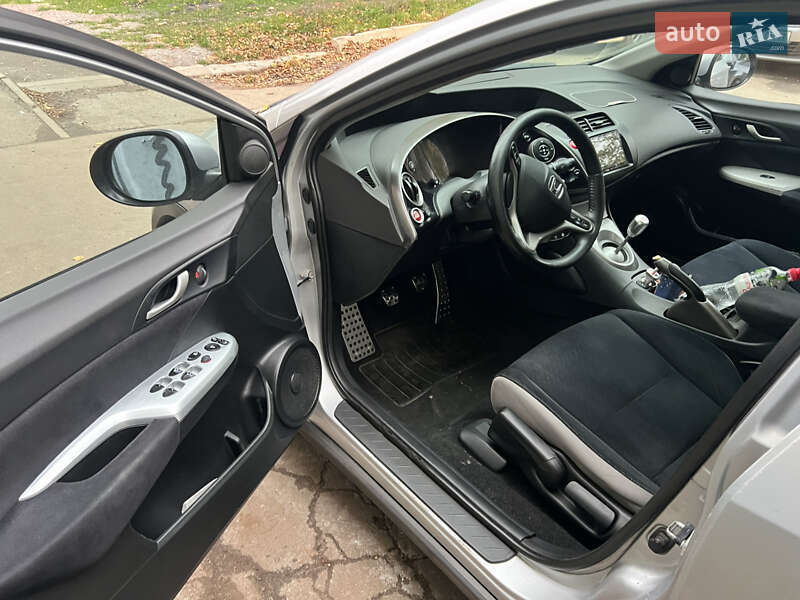 Хэтчбек Honda Civic 2007 в Киеве фото 5 Хэтчбек Honda Civic 2007 в Киеве