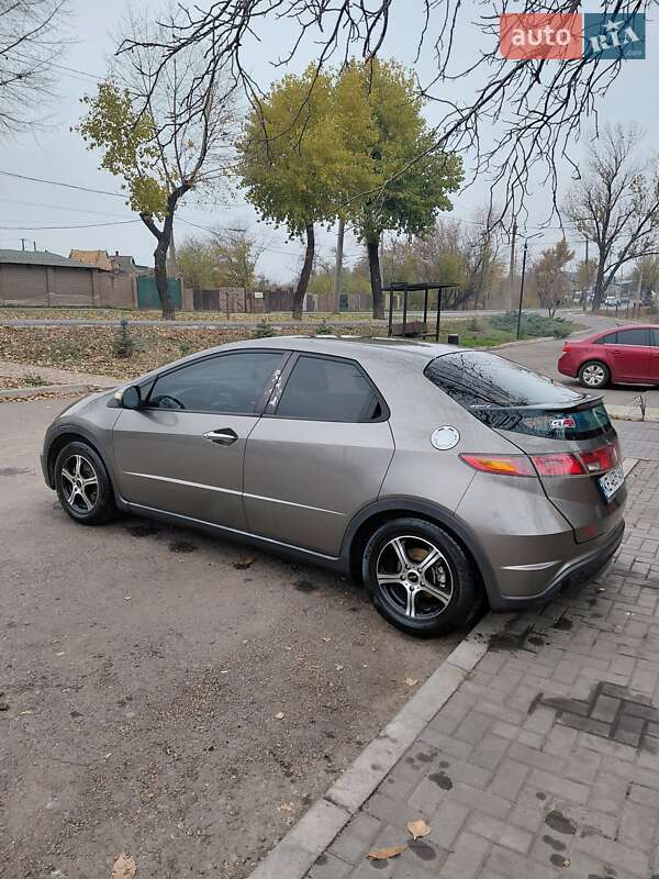 Хетчбек Honda Civic 2006 в Кривому Розі фото 5 Хетчбек Honda Civic 2006 в Кривому Розі