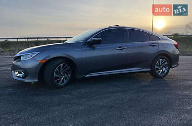 Седан Honda Civic 2017 в Львове