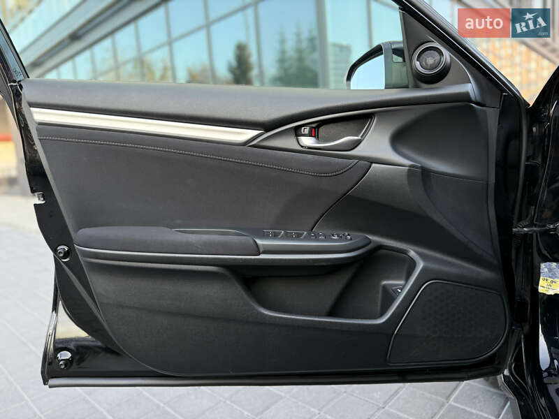 Седан Honda Civic 2018 в Львове фото 21 Седан Honda Civic 2018 в Львове