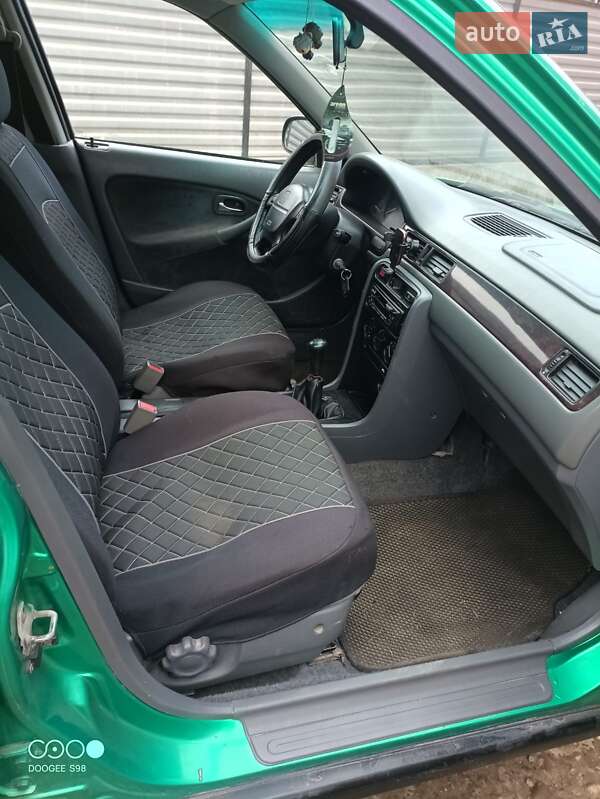 Хэтчбек Honda Civic 1998 в Мамаевцах