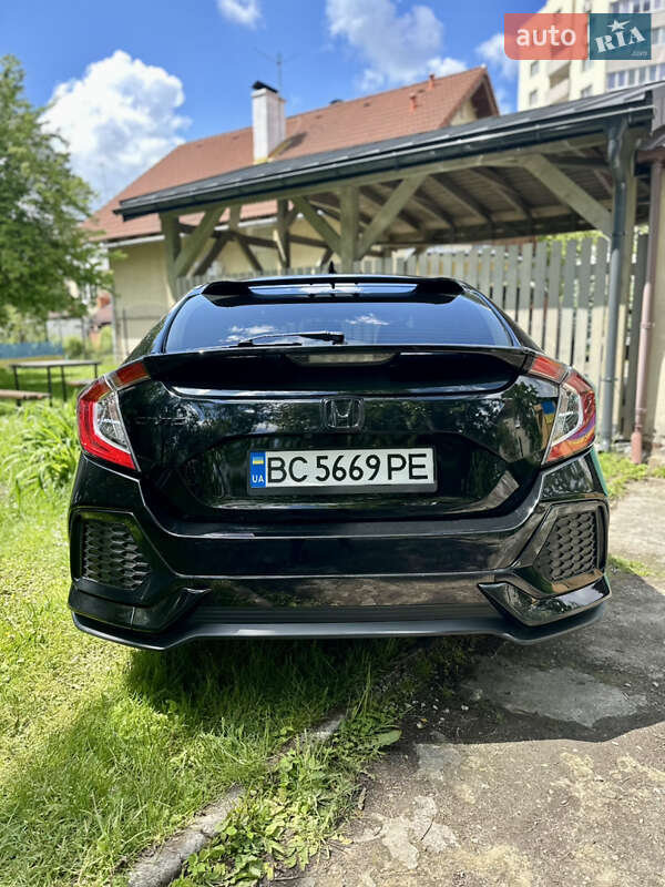 Хэтчбек Honda Civic 2018 в Львове