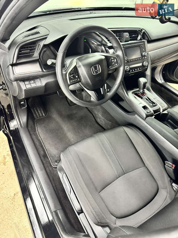 Хэтчбек Honda Civic 2018 в Львове