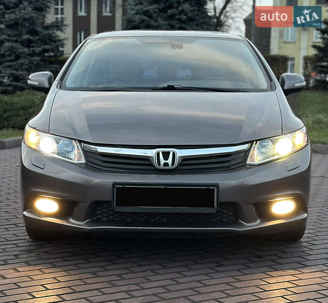 Седан Honda Civic 2012 в Днепре