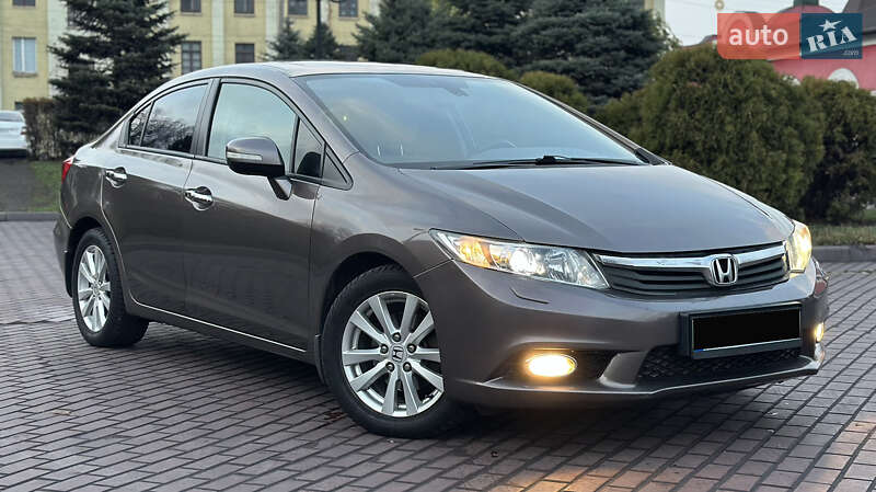 Седан Honda Civic 2012 в Днепре