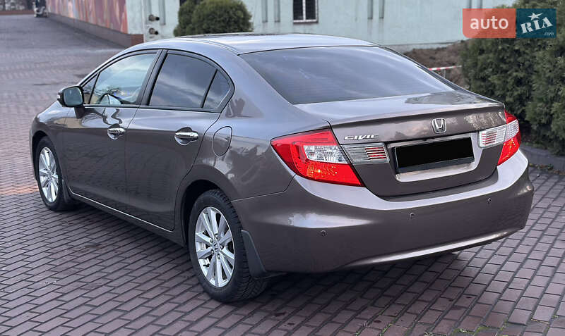 Седан Honda Civic 2012 в Днепре
