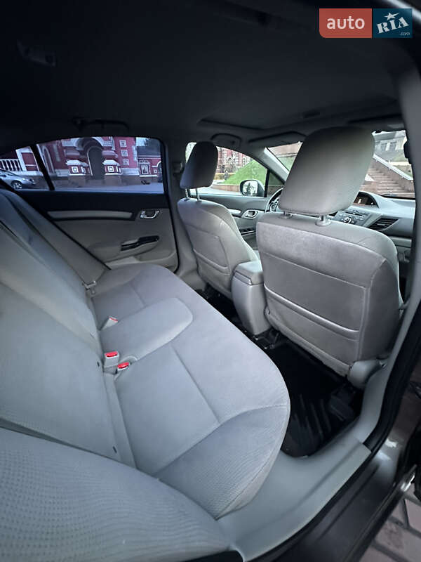 Седан Honda Civic 2012 в Днепре