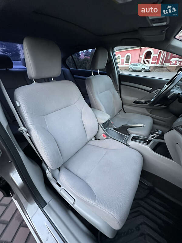 Седан Honda Civic 2012 в Днепре