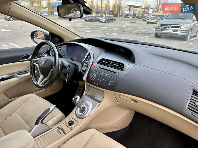 Хэтчбек Honda Civic 2008 в Киеве