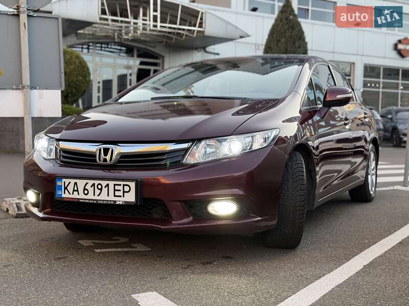 Седан Honda Civic 2013 в Киеве фото 2 Седан Honda Civic 2013 в Киеве