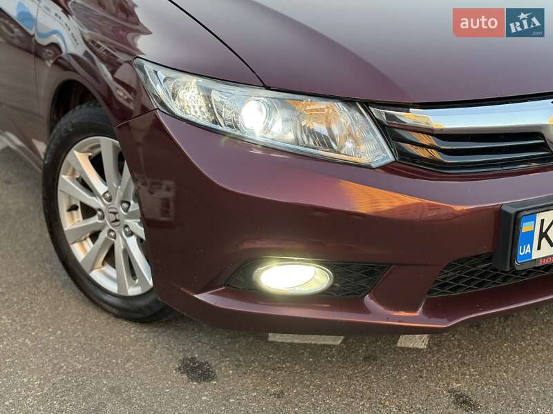 Седан Honda Civic 2013 в Киеве фото 7 Седан Honda Civic 2013 в Киеве