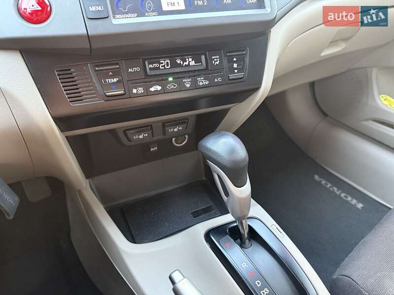 Седан Honda Civic 2013 в Киеве фото 12 Седан Honda Civic 2013 в Киеве
