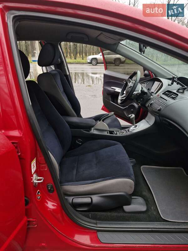 Хэтчбек Honda Civic 2007 в Николаеве фото 16 Хэтчбек Honda Civic 2007 в Николаеве