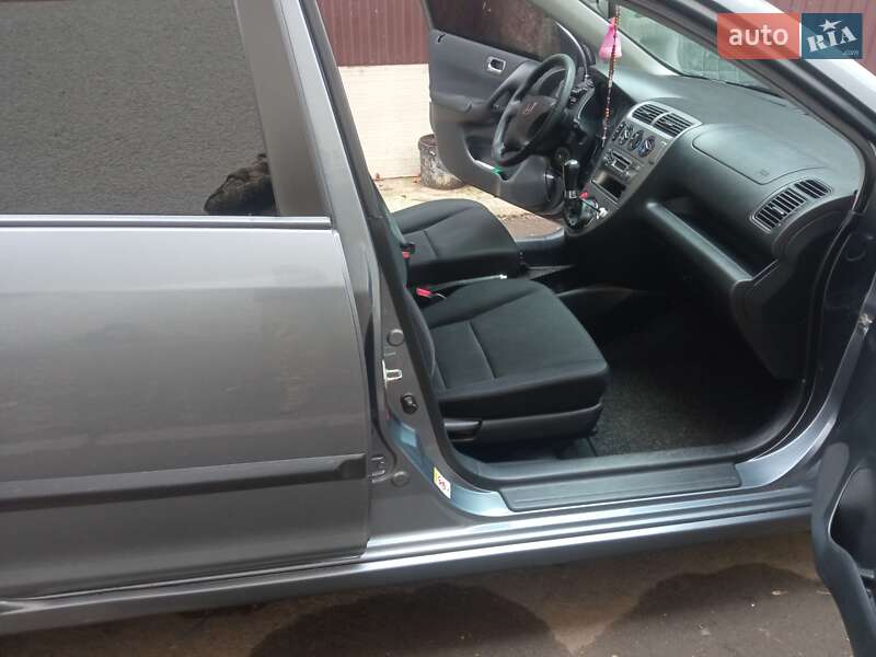 Хэтчбек Honda Civic 2004 в Ровно