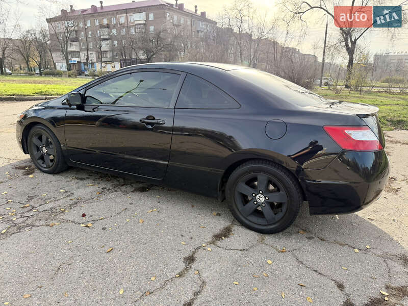 Купе Honda Civic 2007 в Днепре