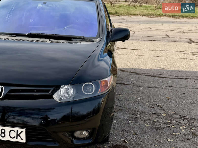 Купе Honda Civic 2007 в Днепре