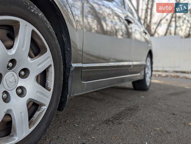 Седан Honda Civic 2008 в Днепре