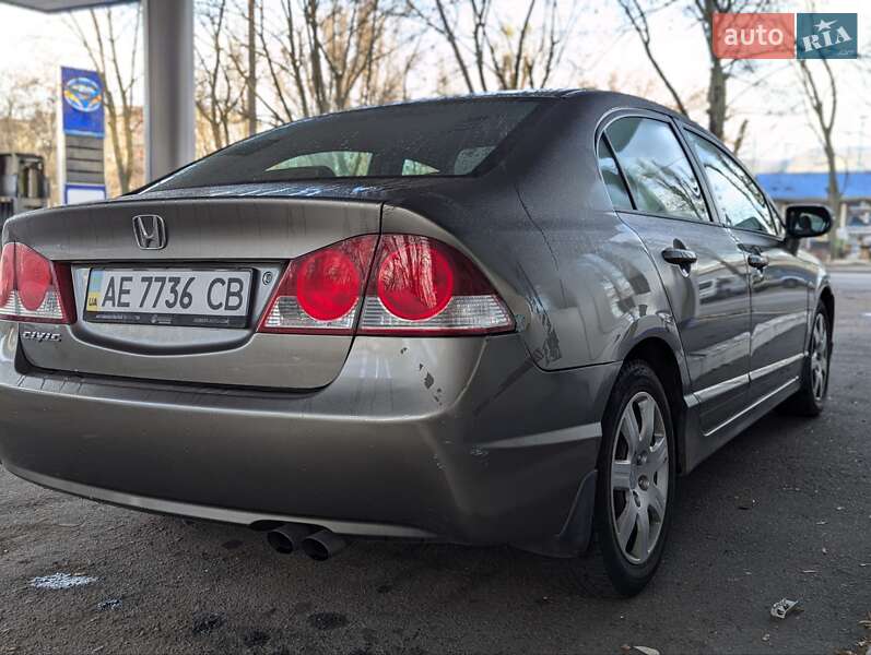 Седан Honda Civic 2008 в Днепре