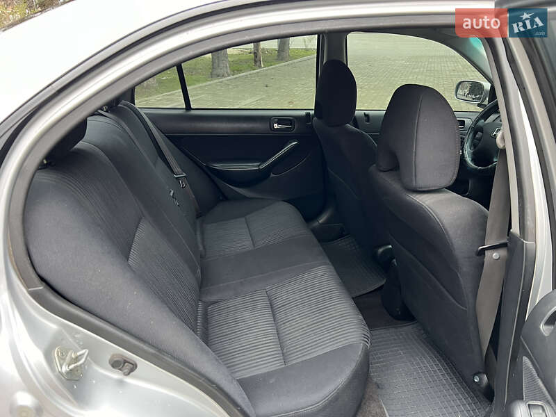 Седан Honda Civic 2003 в Днепре