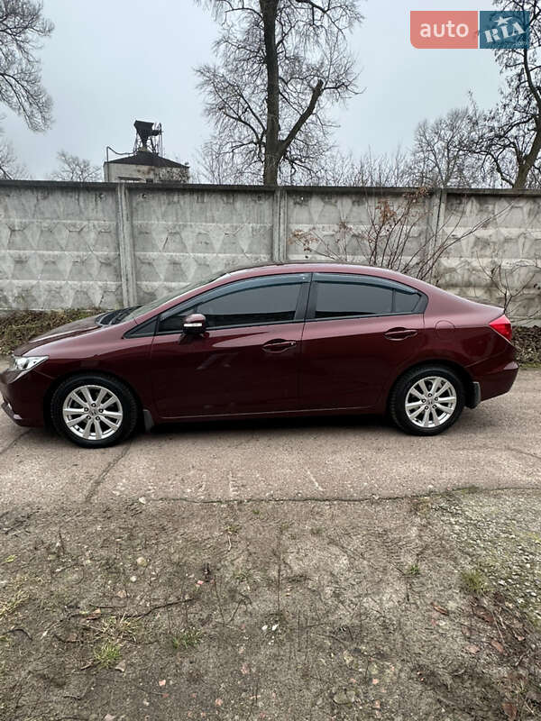 Седан Honda Civic 2012 в Чернігові