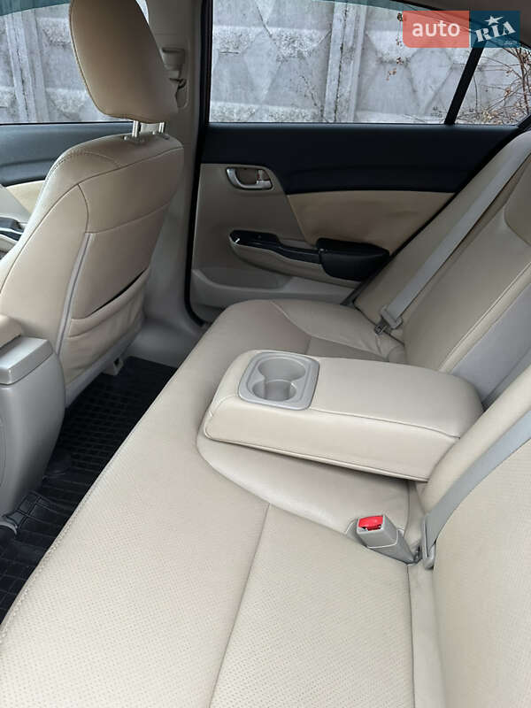 Седан Honda Civic 2012 в Чернігові