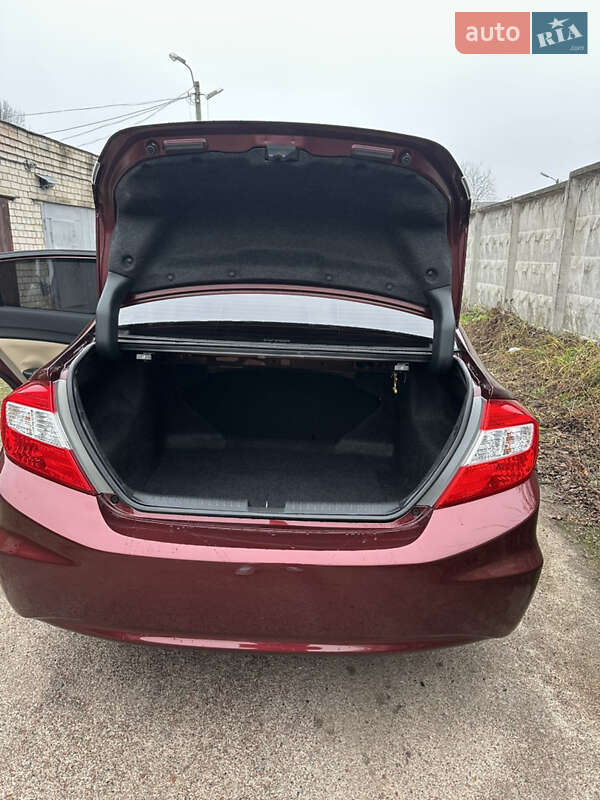 Седан Honda Civic 2012 в Чернігові