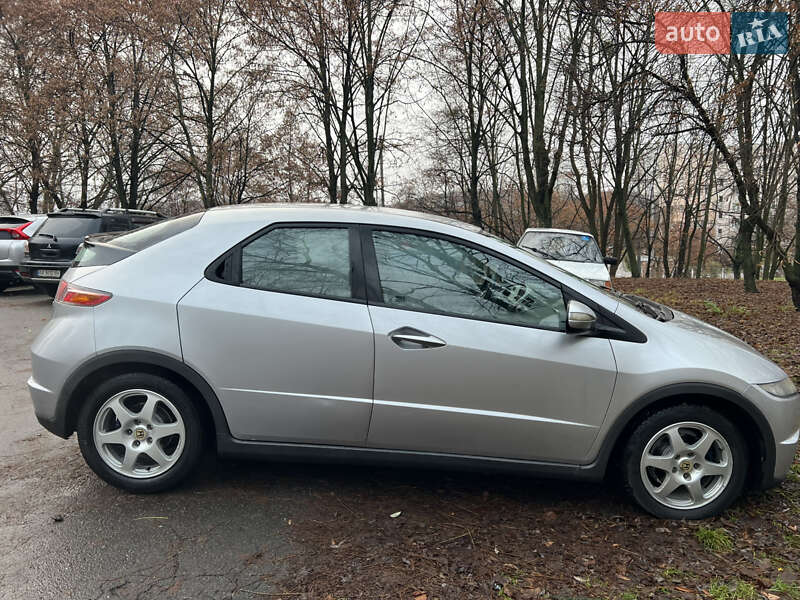 Хэтчбек Honda Civic 2007 в Киеве
