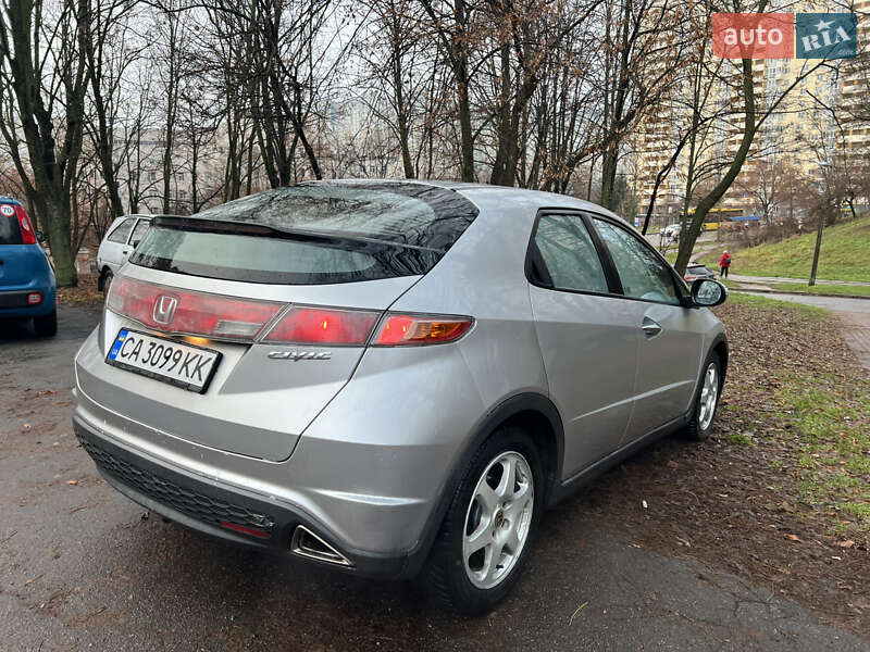 Хэтчбек Honda Civic 2007 в Киеве