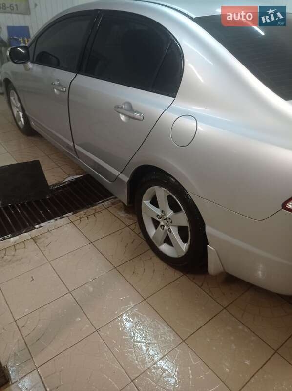 Седан Honda Civic 2008 в Запорожье