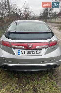 Хэтчбек Honda Civic 2009 в Ивано-Франковске