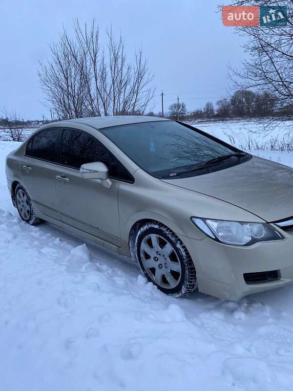 Седан Honda Civic 2008 в Новых Санжарах