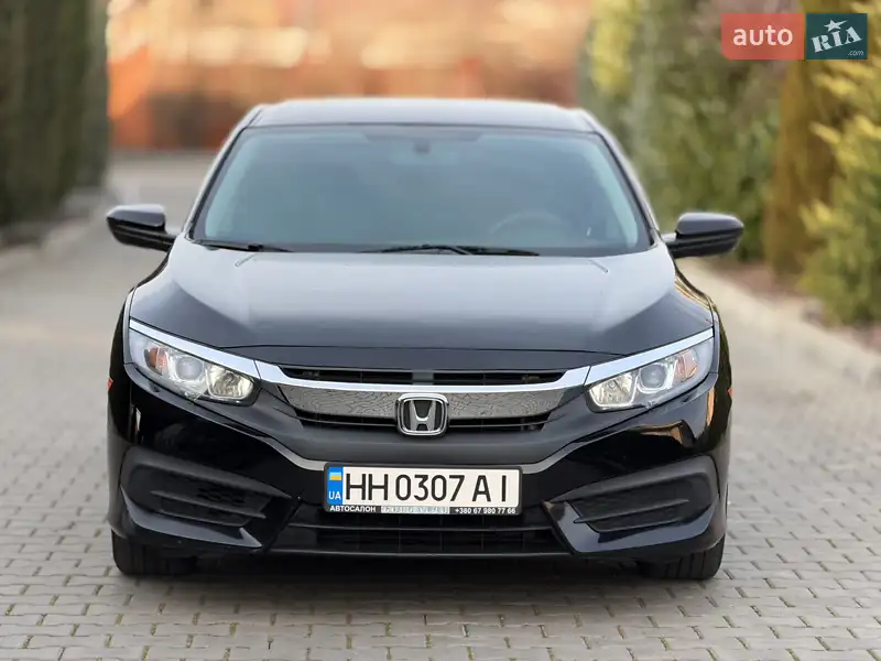 Honda Civic 2018 VIN 19XFC2F55JE036226 фото оголошення 11 з 111