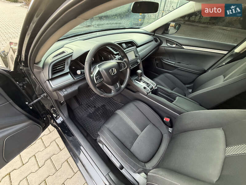 Седан Honda Civic 2018 в Одессе