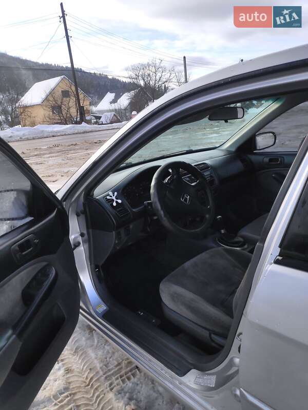 Седан Honda Civic 2001 в Воловце