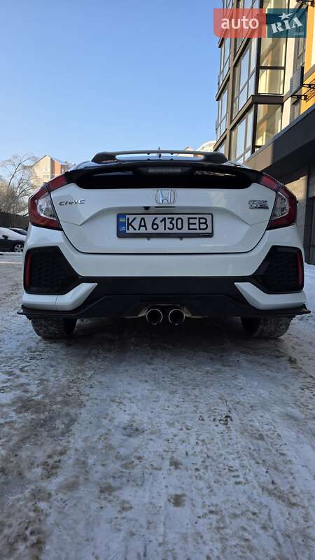Хэтчбек Honda Civic 2016 в Киеве