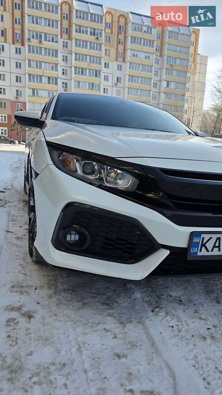 Хэтчбек Honda Civic 2016 в Киеве