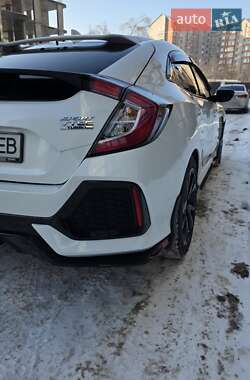 Хэтчбек Honda Civic 2016 в Киеве