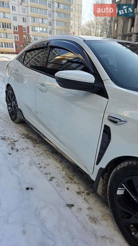 Хэтчбек Honda Civic 2016 в Киеве