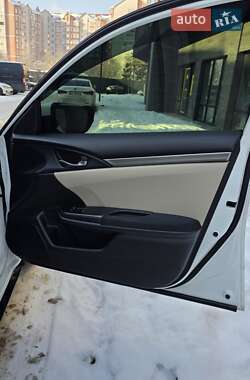 Хэтчбек Honda Civic 2016 в Киеве