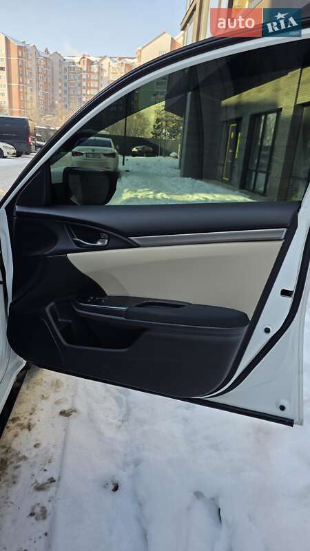 Хэтчбек Honda Civic 2016 в Киеве