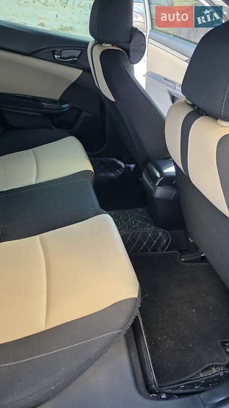 Хэтчбек Honda Civic 2016 в Киеве