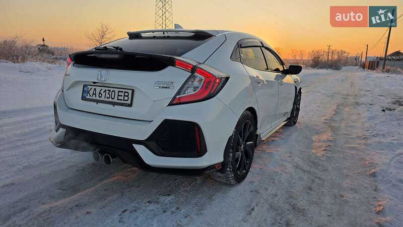Хэтчбек Honda Civic 2016 в Киеве