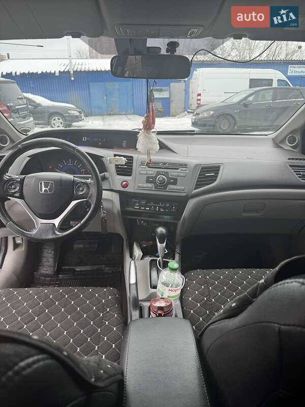 Седан Honda Civic 2012 в Києві